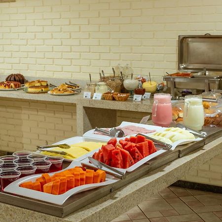 Rede Andrade Goiania Centro Hotel ภายนอก รูปภาพ